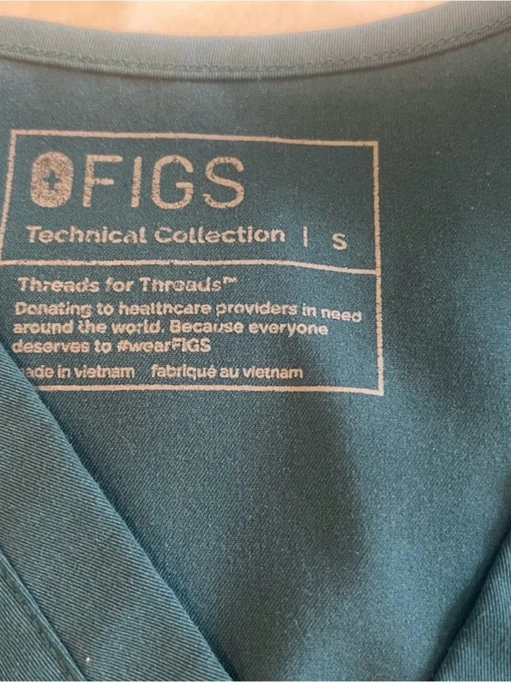 FIGS Scrub Set - Picture 2 of 3